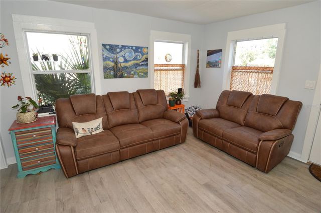 2852 60TH AVENUE N, St Petersburg, FL 33714