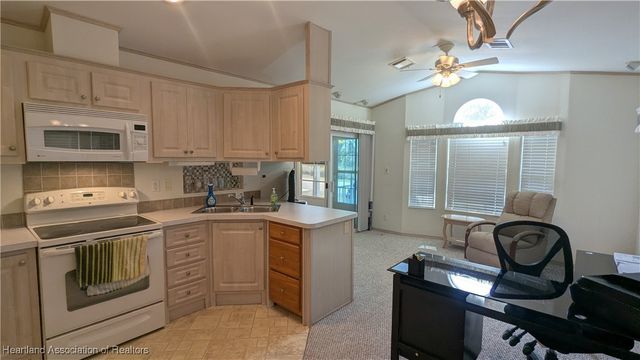 218 Shoreline Drive, Lake Placid, FL 33852