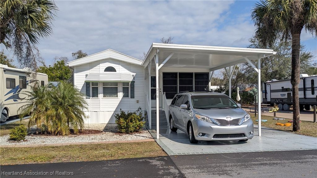 218 Shoreline Drive, Lake Placid, FL 33852