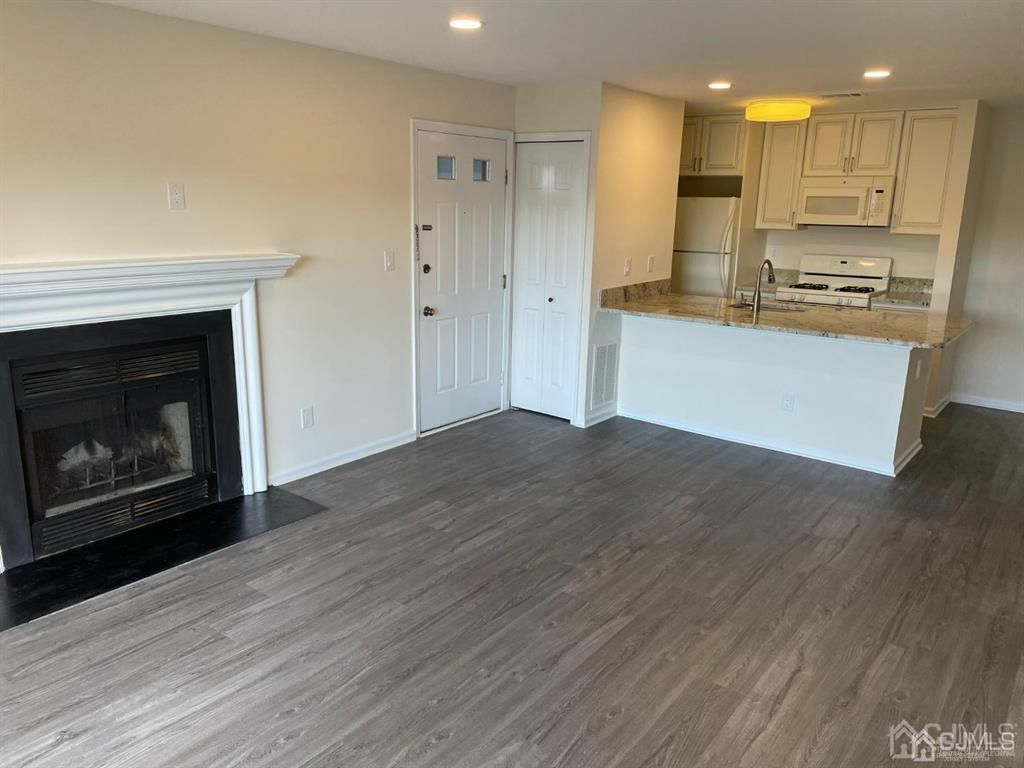 297 Cozzens Court, East Brunswick, NJ 08816