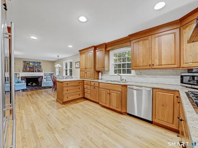 15 Birch Knoll Road, Canton, CT 06019