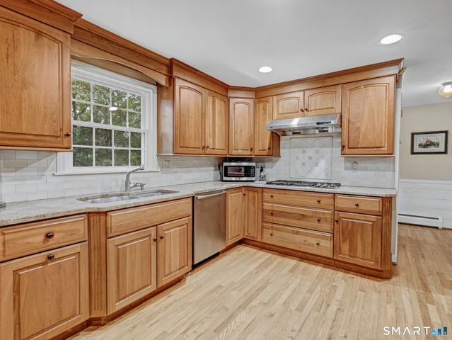 15 Birch Knoll Road, Canton, CT 06019