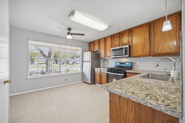 15939 Beechnut Street, Houston, TX 77083