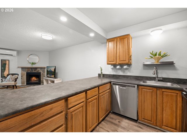 5563 Sw MULTNOMAH Blvd, Portland, OR 97219