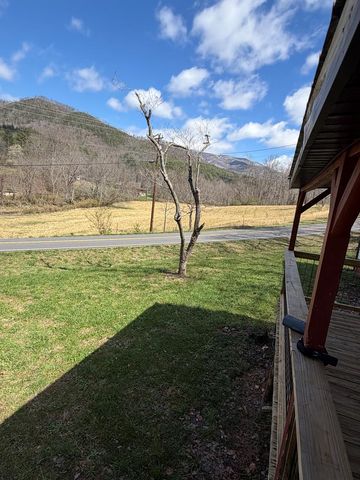 3086 E Old Hwy 64e, Hayesville, NC 28904