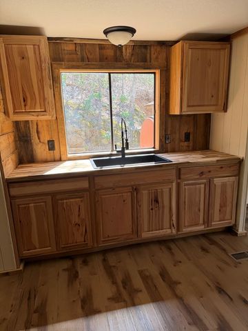 3086 E Old Hwy 64e, Hayesville, NC 28904