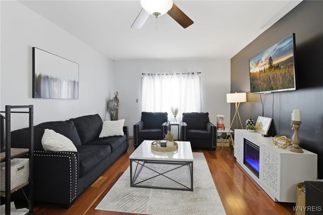 8140 Salt Road, Clarence, NY 14032