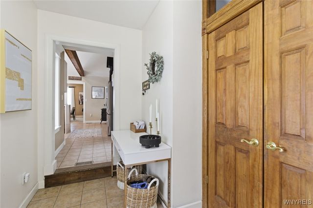 8140 Salt Road, Clarence, NY 14032