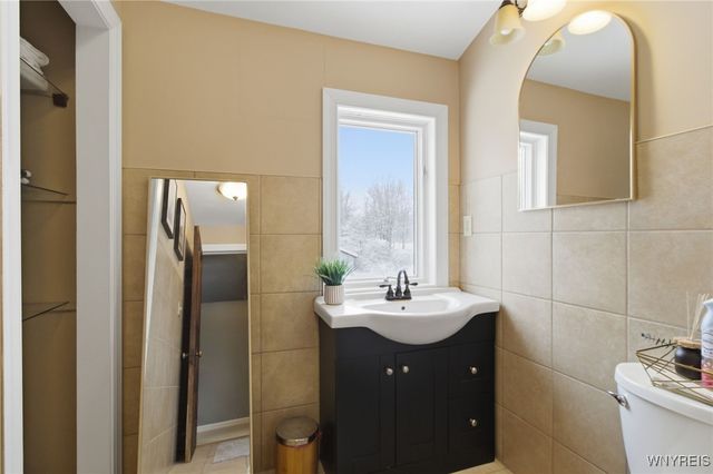 8140 Salt Road, Clarence, NY 14032