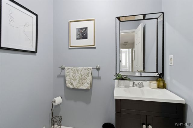 8140 Salt Road, Clarence, NY 14032