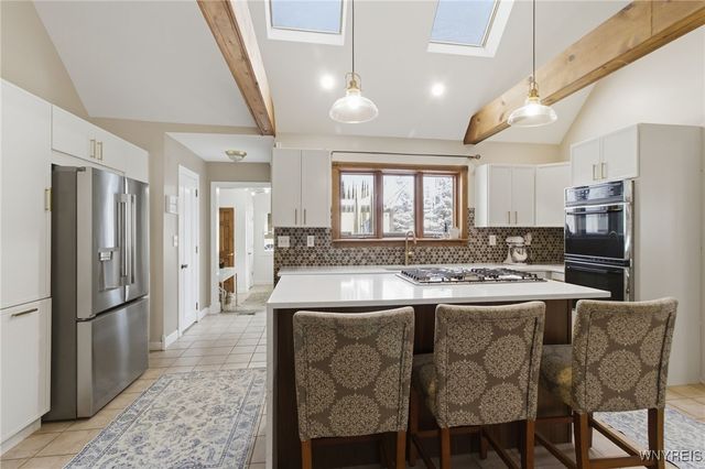 8140 Salt Road, Clarence, NY 14032