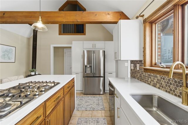 8140 Salt Road, Clarence, NY 14032