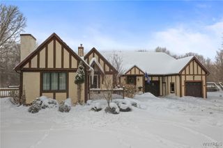 8140 Salt Road, Clarence, NY 14032