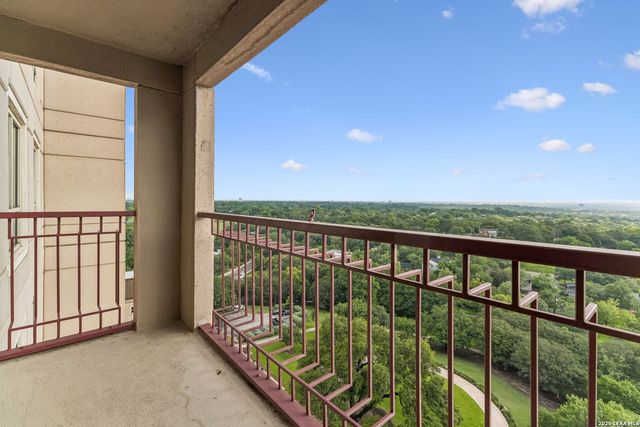 1 Towers Park Ln Apt 1202, San Antonio, TX 78209