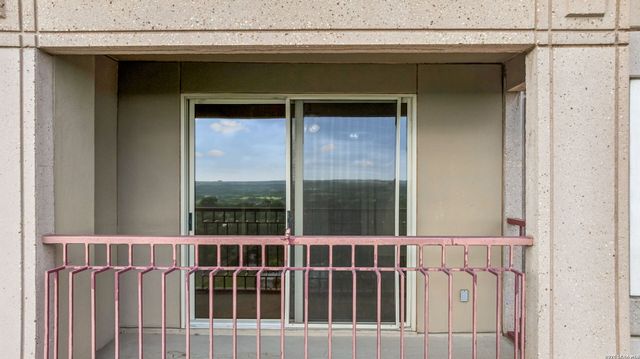 1 Towers Park Ln Apt 1202, San Antonio, TX 78209