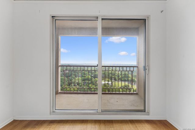 1 Towers Park Ln Apt 1202, San Antonio, TX 78209
