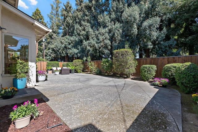 880 Russet Drive, Sunnyvale, CA 94087