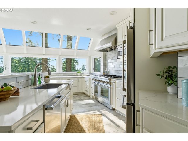 3046 Sw FAIRMOUNT Blvd, Portland, OR 97239