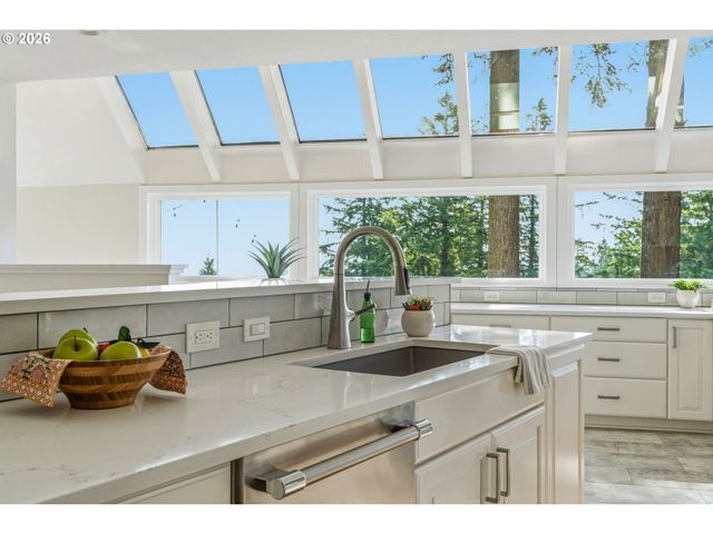 3046 Sw FAIRMOUNT Blvd, Portland, OR 97239