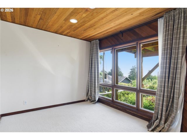 3046 Sw FAIRMOUNT Blvd, Portland, OR 97239