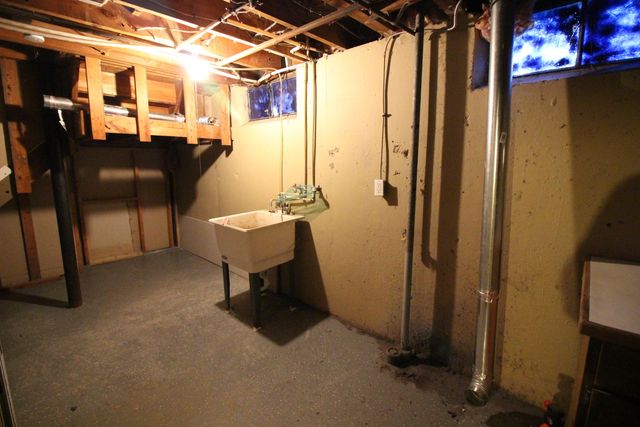 15881 Lennane Street, Redford, MI 48239