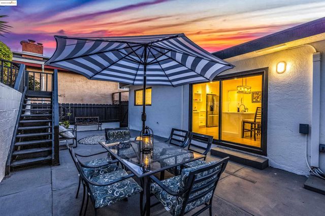 7756 Sunkist Dr, Oakland, CA 94605