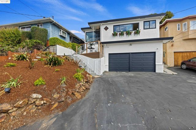 7756 Sunkist Dr, Oakland, CA 94605