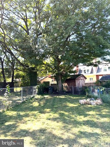 15 WALNUT ST, Marcus Hook, PA 19061