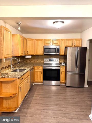 15 WALNUT ST, Marcus Hook, PA 19061