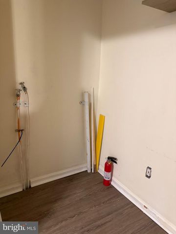 15 WALNUT ST, Marcus Hook, PA 19061