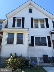 15 WALNUT ST, Marcus Hook, PA 19061