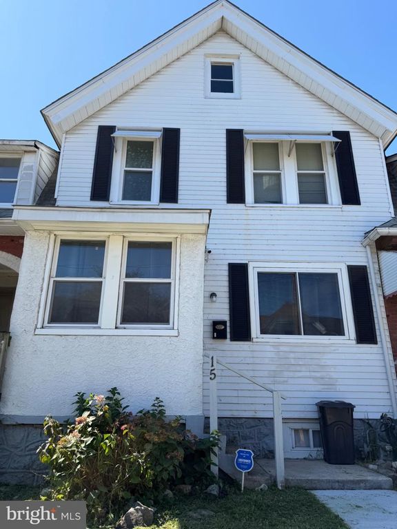 15 WALNUT ST, Marcus Hook, PA 19061