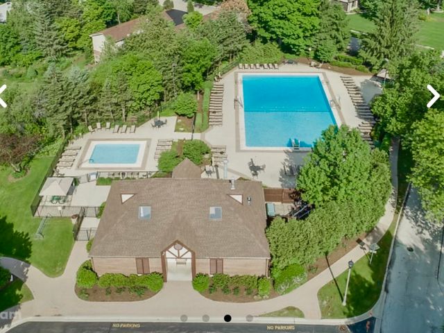 130 N Buckingham Drive, Sugar Grove, IL 60554