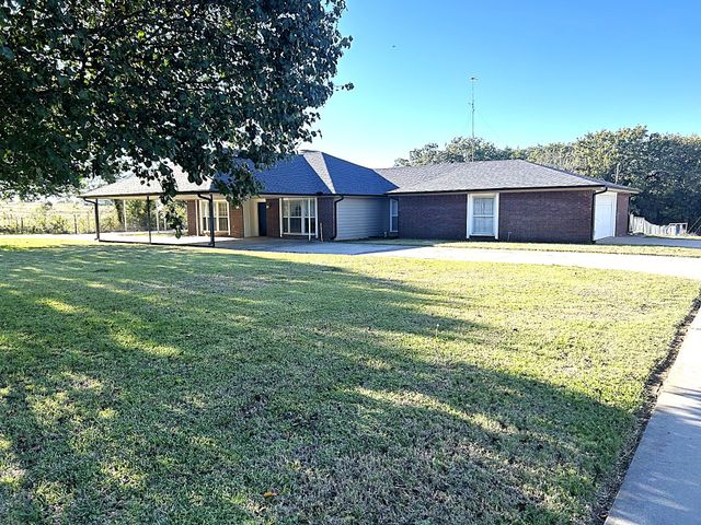 1072 Wagonseller Road, Bowie, TX 76230