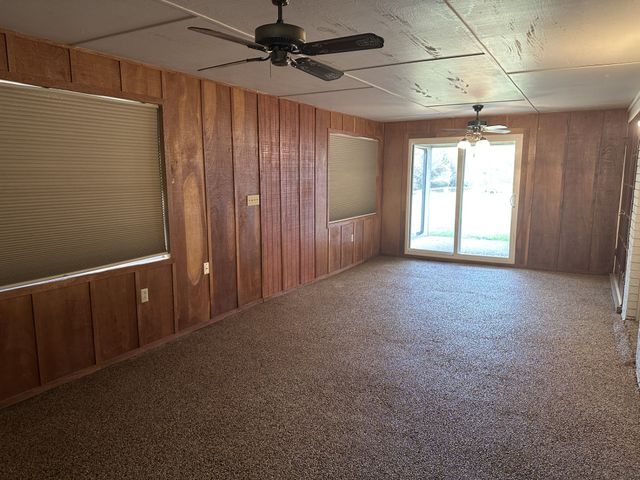 1072 Wagonseller Road, Bowie, TX 76230