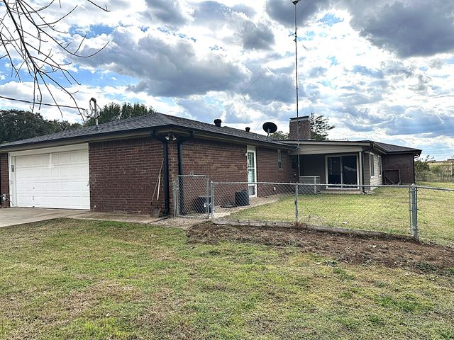 1072 Wagonseller Road, Bowie, TX 76230