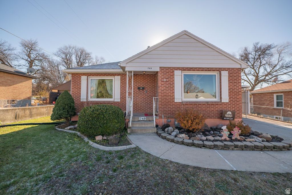 749 37TH, South Ogden, UT 84403