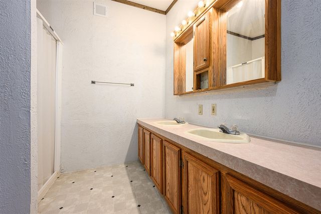 12901 Millers Mill Road, Constantine, MI 49042