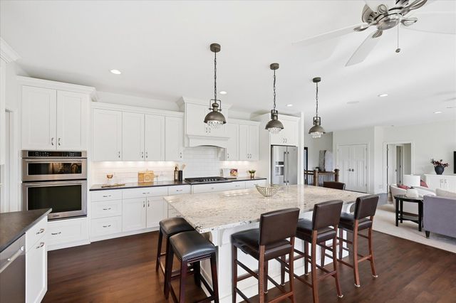 3204 Landon Court, Chaska, MN 55318