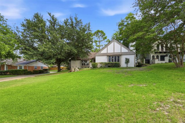 240 Timberlake Drive, Azle, TX 76020