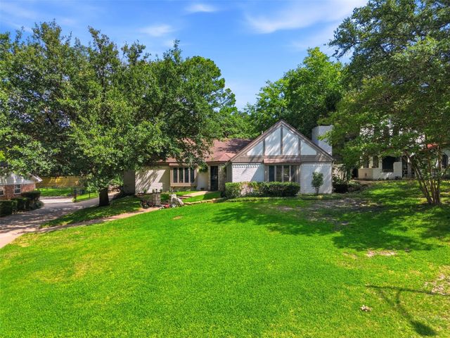 240 Timberlake Drive, Azle, TX 76020
