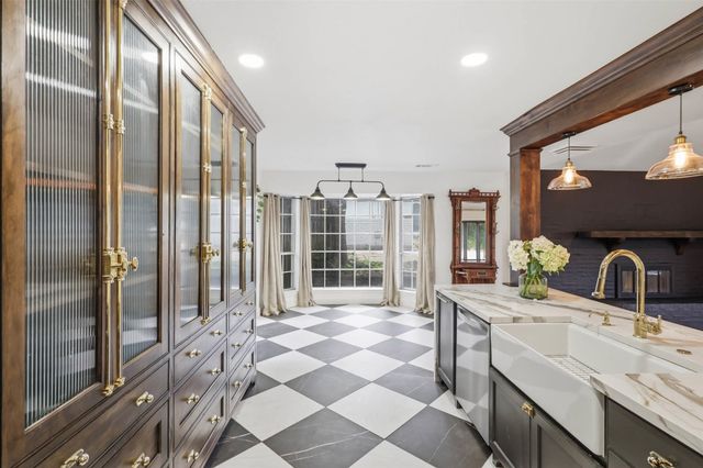 240 Timberlake Drive, Azle, TX 76020