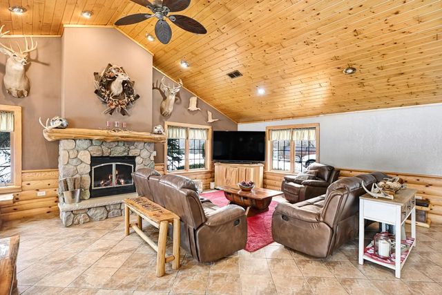 W179S8246 Pioneer DRIVE, Muskego, WI 53150