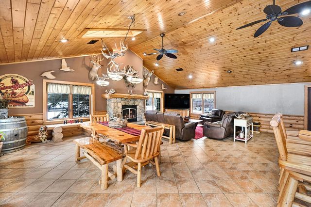 W179S8246 Pioneer DRIVE, Muskego, WI 53150