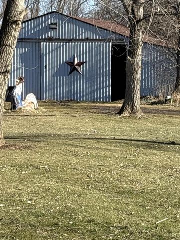 W179S8246 Pioneer DRIVE, Muskego, WI 53150