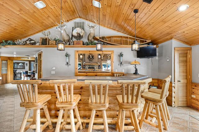 W179S8246 Pioneer DRIVE, Muskego, WI 53150