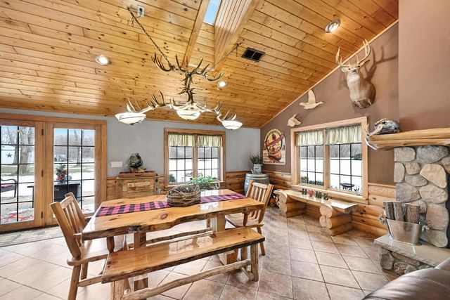 W179S8246 Pioneer DRIVE, Muskego, WI 53150