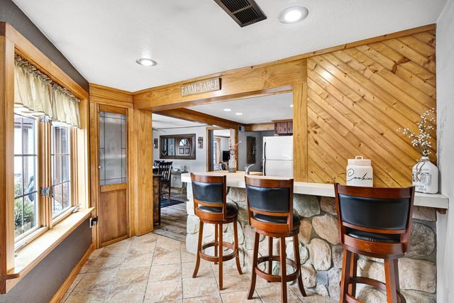 W179S8246 Pioneer DRIVE, Muskego, WI 53150