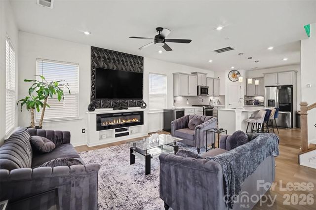 15502 Parkside Crossing Drive, Charlotte, NC 28278