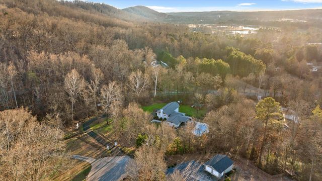 6632 Hideaway Road, Ooltewah, TN 37363